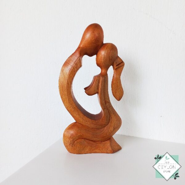 Wooden Lovers Couple Statue